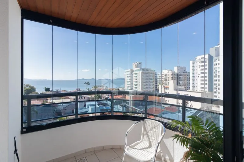 200 m² duplex apartment with 3 en-suite bedrooms