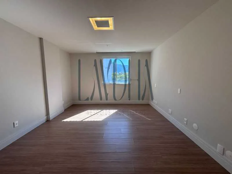 Apartment with 4 bedrooms, 1 en-suite, 138 m² — photo 14