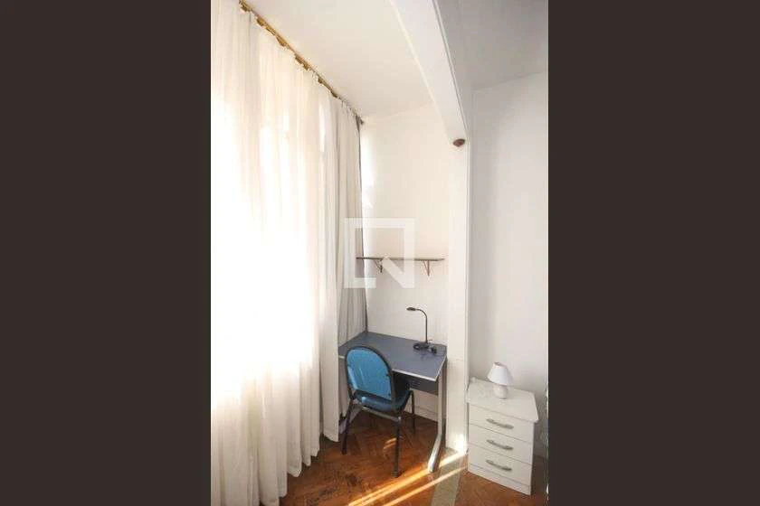Kitnet mobiliada com máquina de lavar e armários embutidos — photo 17