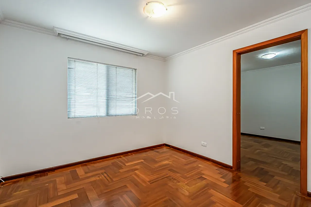 House, 200 m², with a washing machine — photo 19