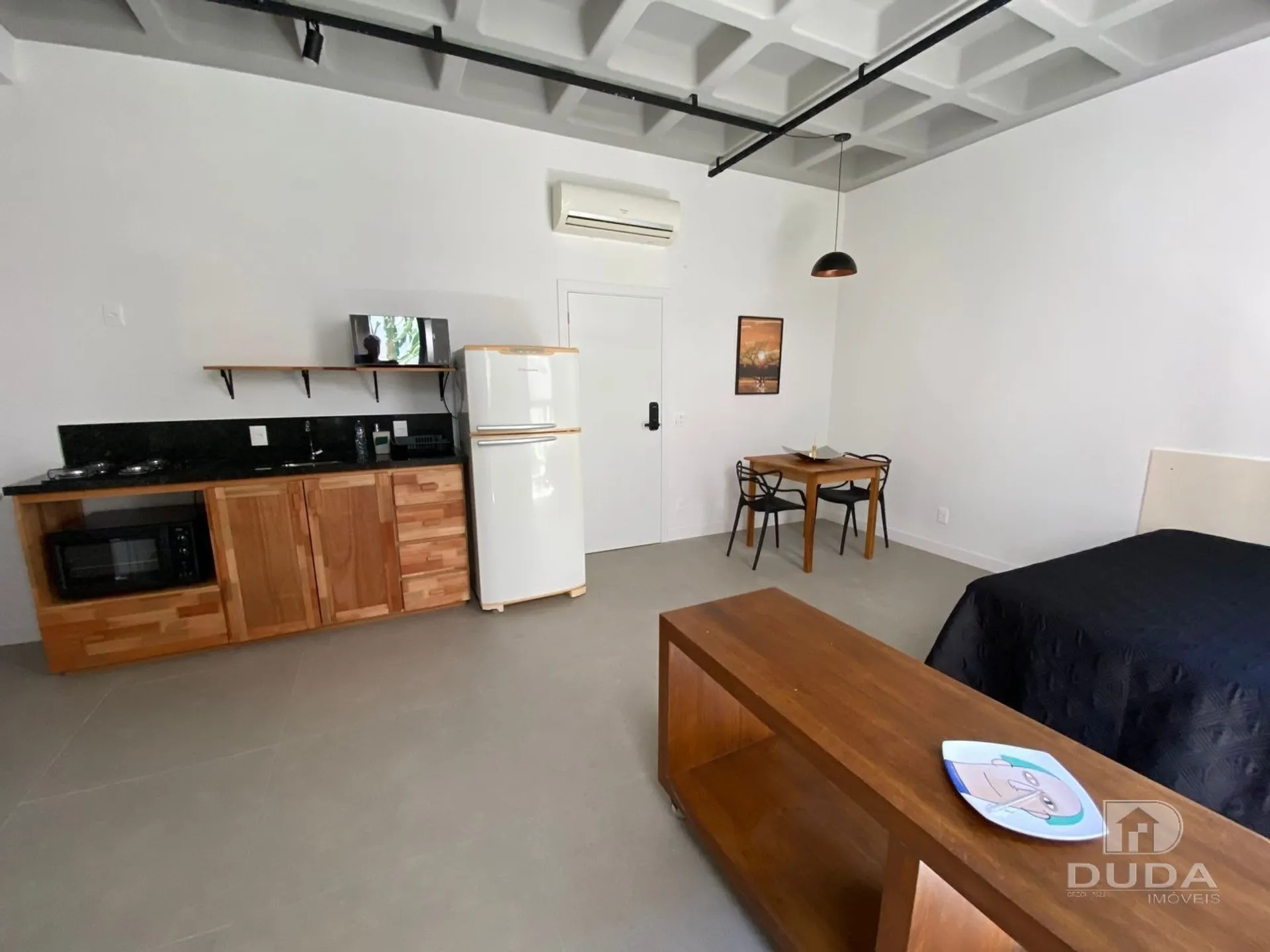 Furnished 1-bedroom apartment with open-plan kitchen — photo 7