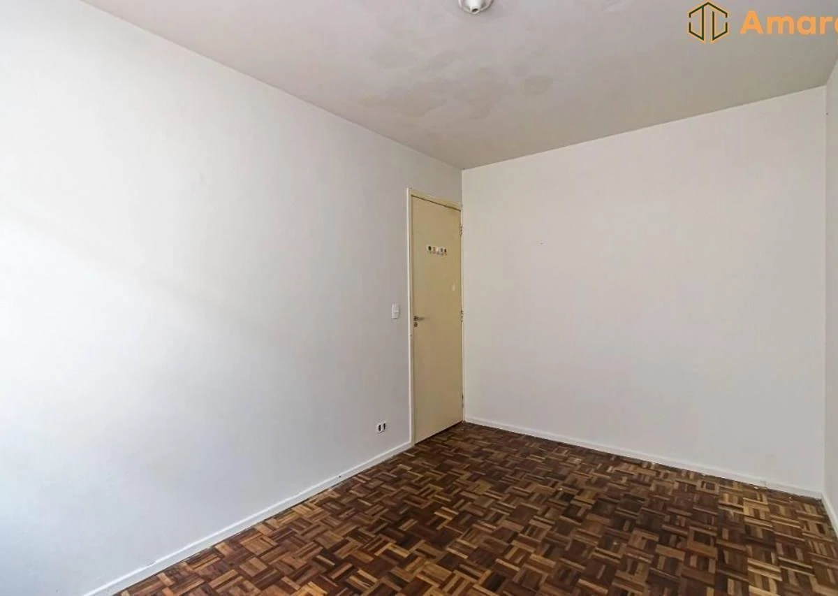 Wood or laminate floors in a 3-bedroom house, 75 m² — photo 24
