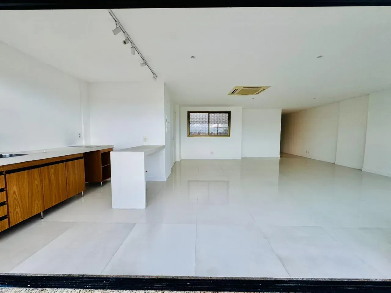 Penthouse with 4 bedrooms and 5 bathrooms plus 4 parking — photo 2