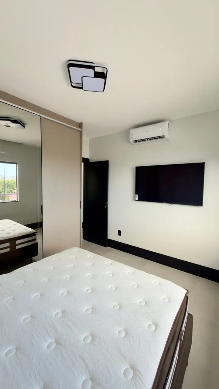 Furnished apartment, 200 m², with floor-to-ceiling windows — photo 4