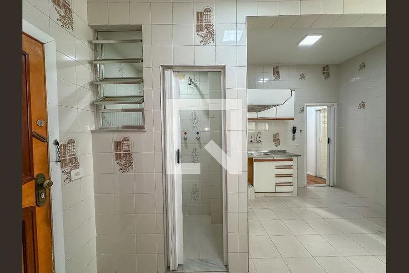 Квартира з 2 спальнями та дерев'яною підлогою або ламінатом — photo 7