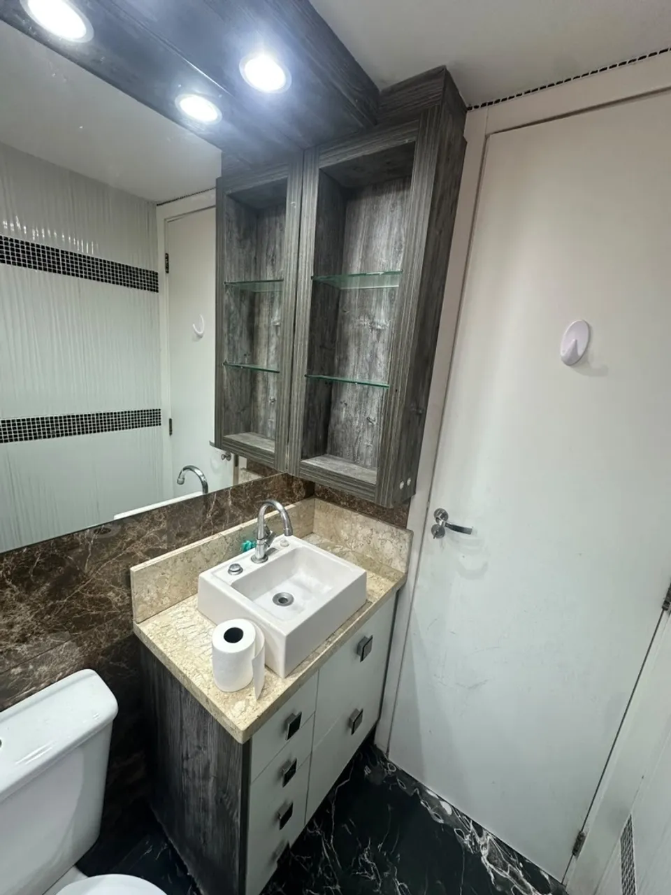 2-bedroom apartment with a washing machine — photo 17