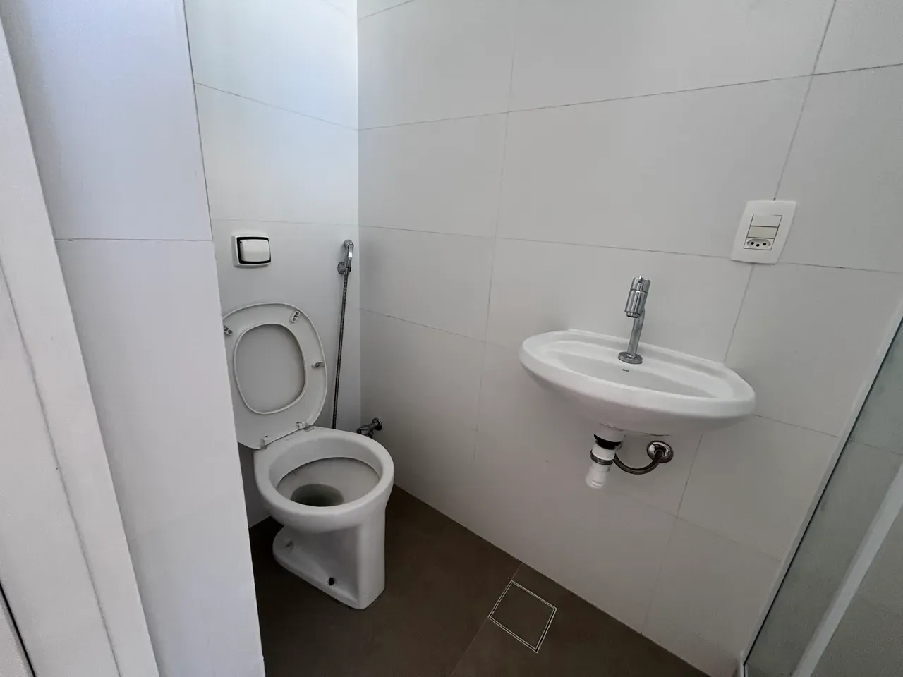 64 m² apartment with a walk-in closet and a washing machine — photo 11