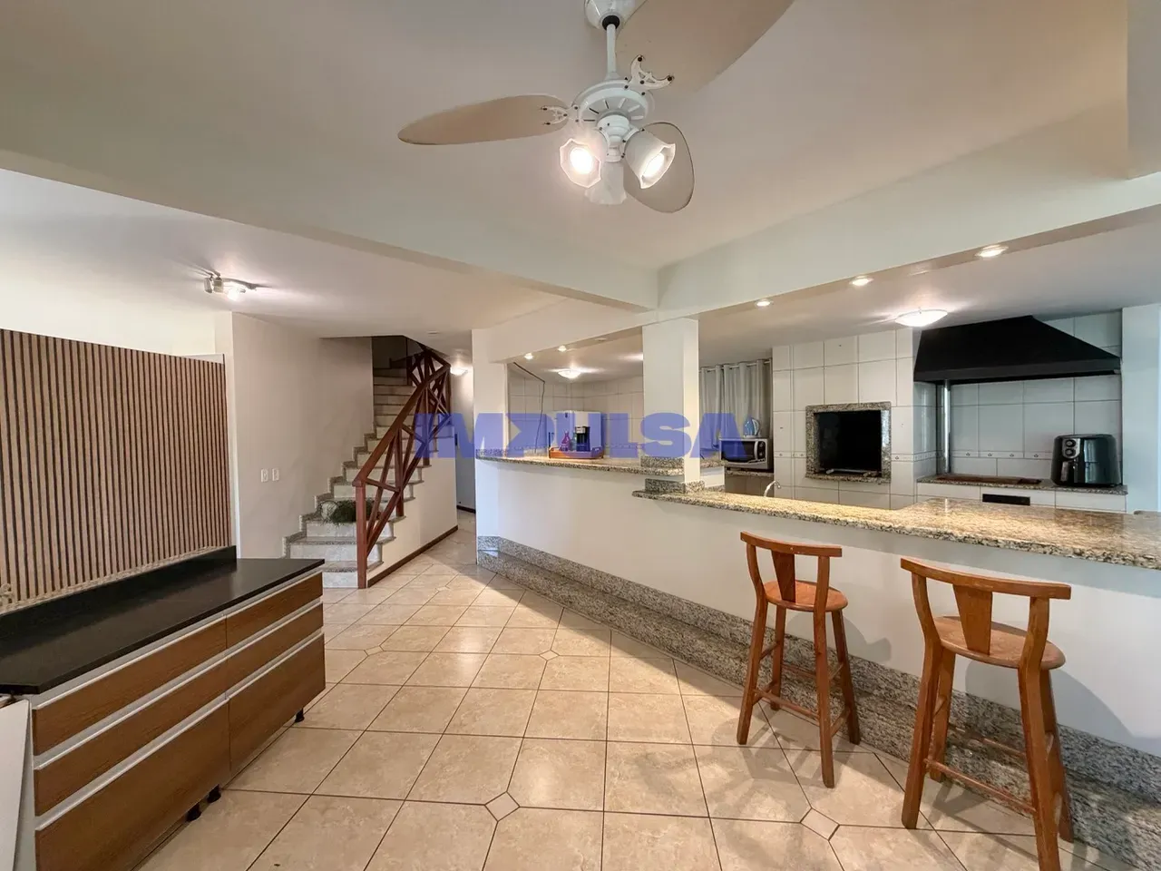 Furnished single-story house with 1 bedroom and open kitchen — photo 4