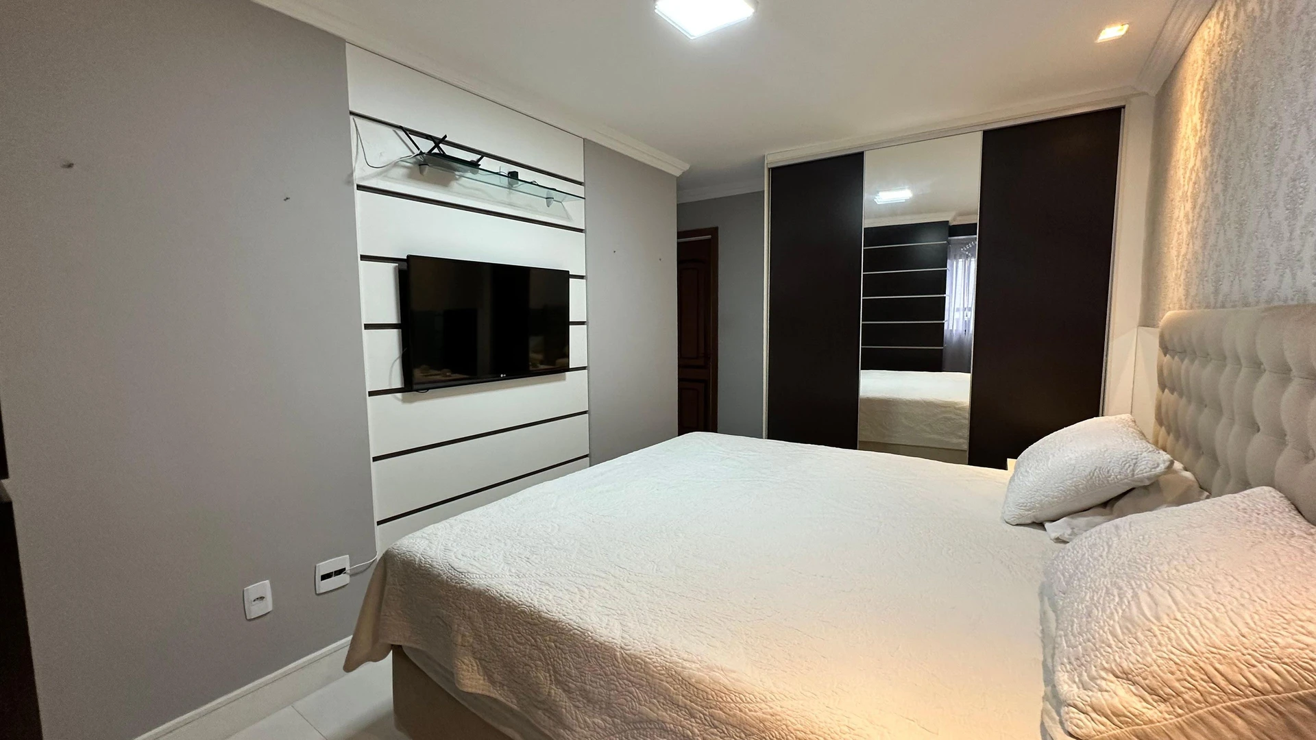 300 m² apartment with a washing machine and a dishwasher — photo 24