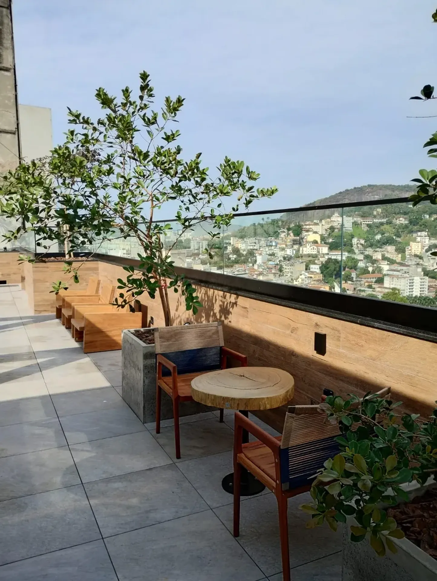 Studio on the 21st floor with a grill on the balcony — photo 19