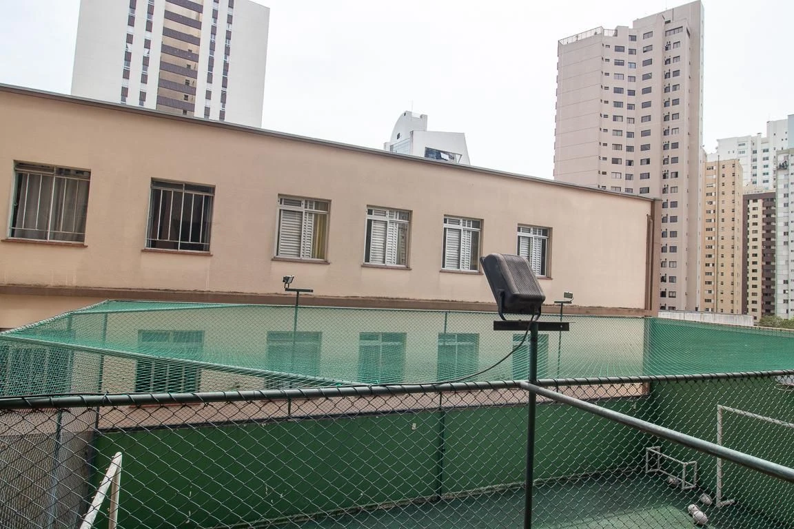 3-bedroom apartment with a bathtub in Curitiba — photo 18