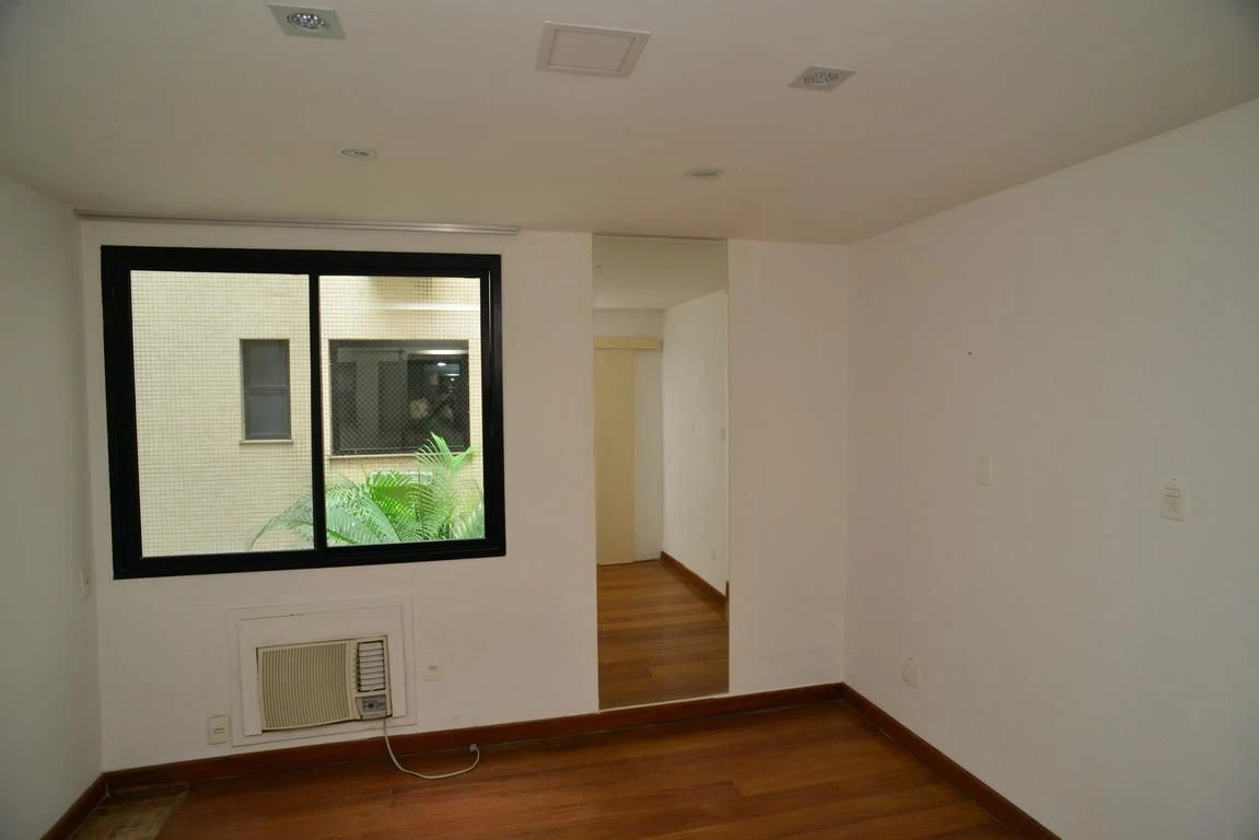 Rentable apartment with 4 bedrooms and a balcony — photo 34