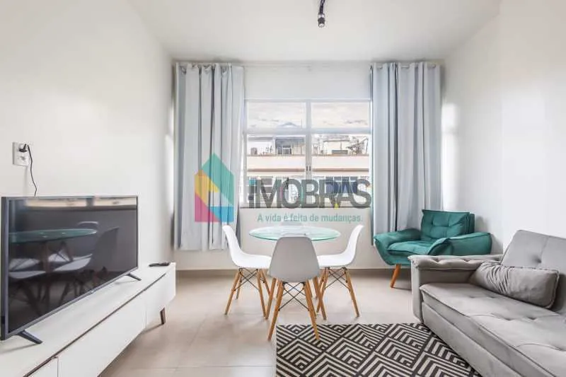 Furnished 2-bedroom apartment with city and water views — photo 8