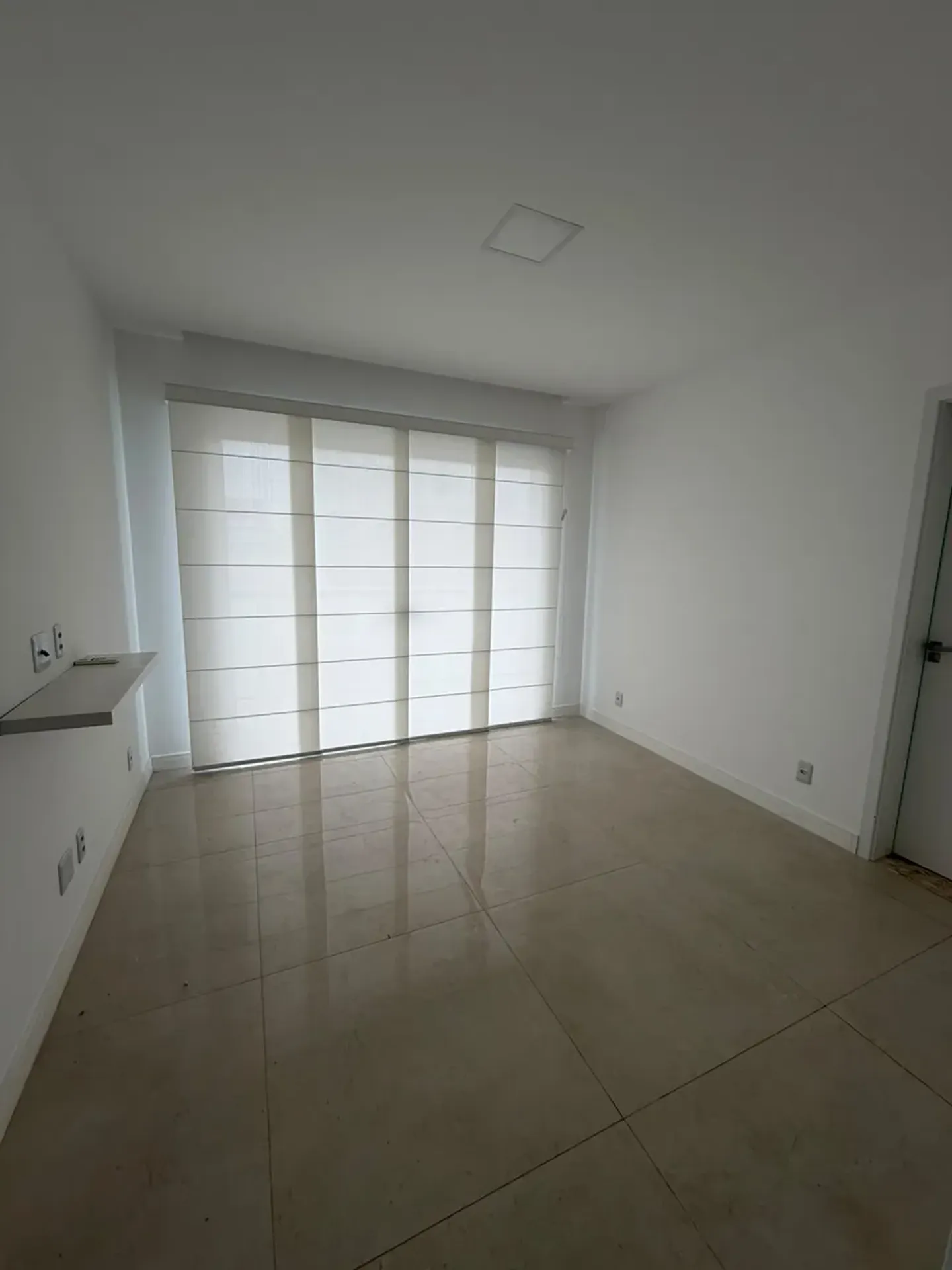 House, 370 m², with floor-to-ceiling windows — photo 31