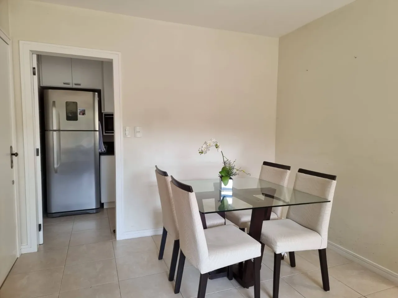 2-bedroom apartment with a closed-off kitchen — photo 4