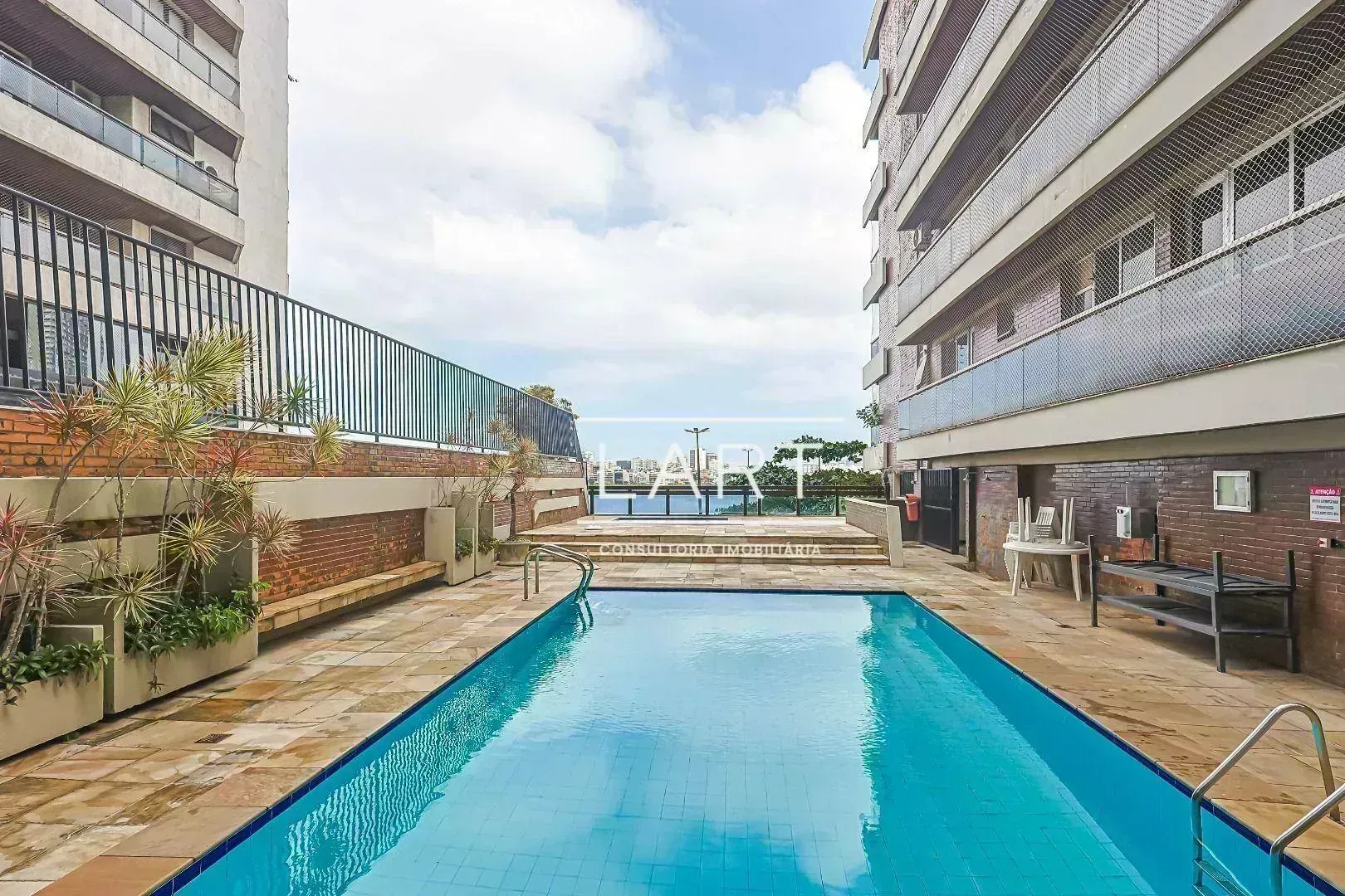 3-bedroom apartment with glassed-in balcony and 160 m² — photo 42