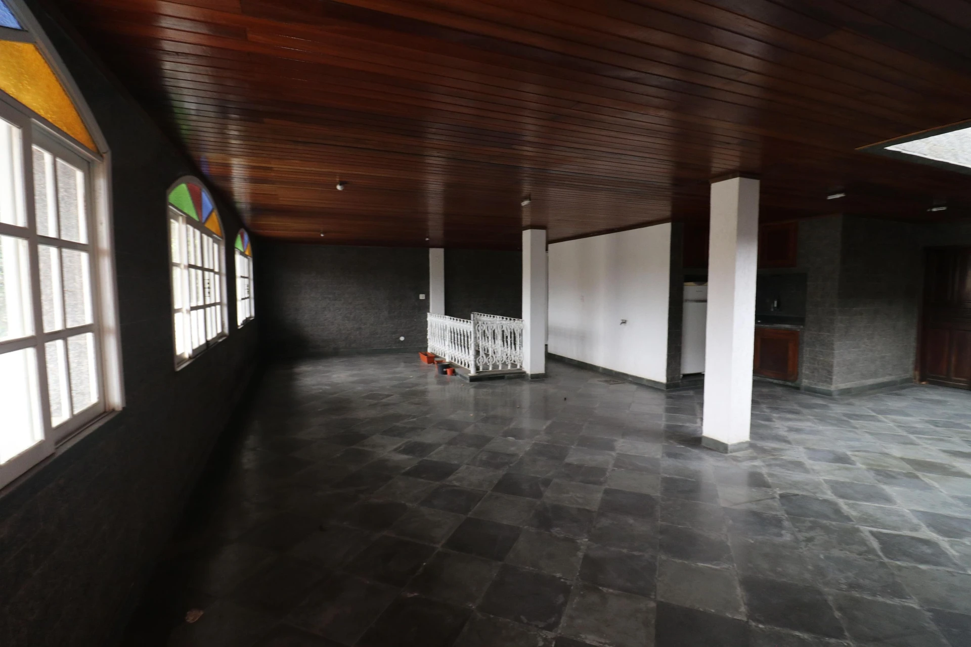 Vestidor y 5 dormitorios: casa de 420 m² — photo 30