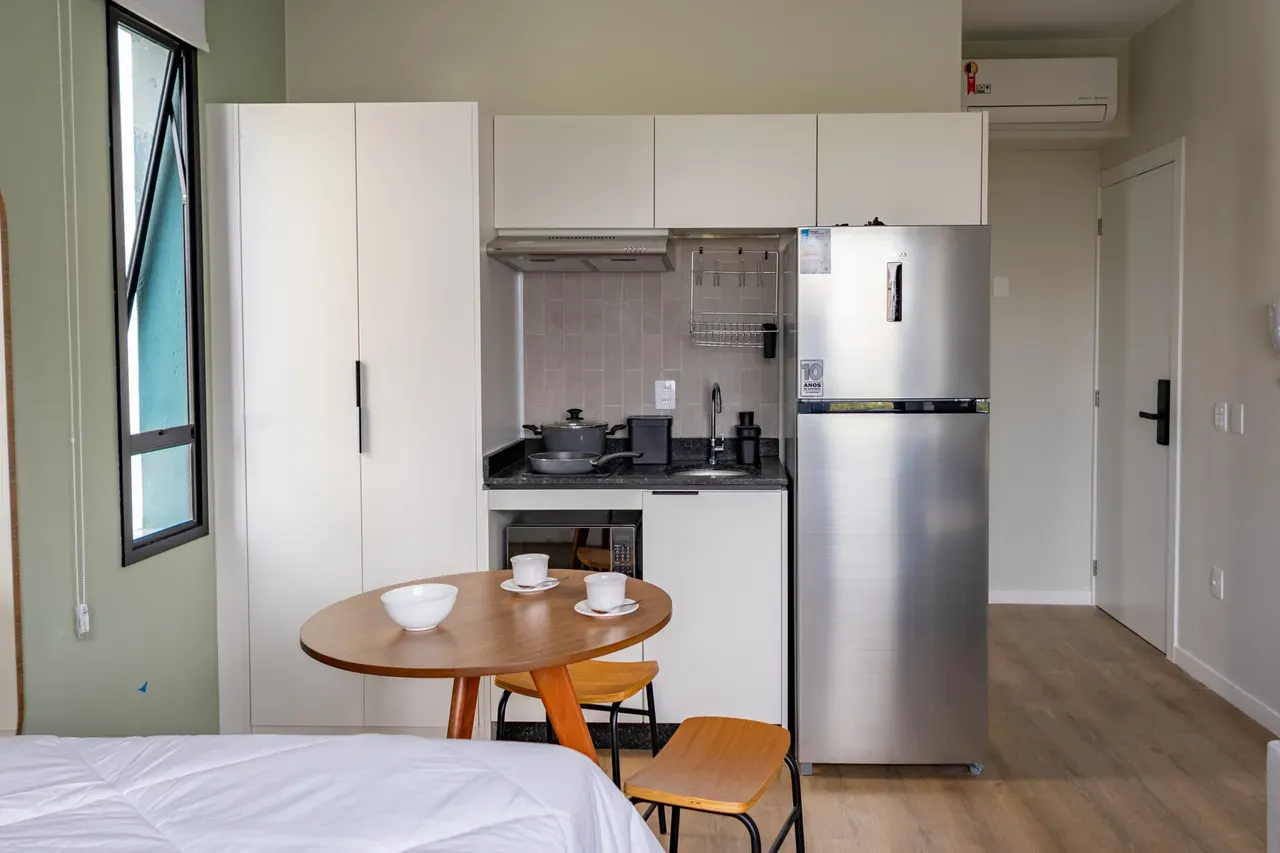 Apartamento mobiliado com cozinha em conceito aberto — photo 3