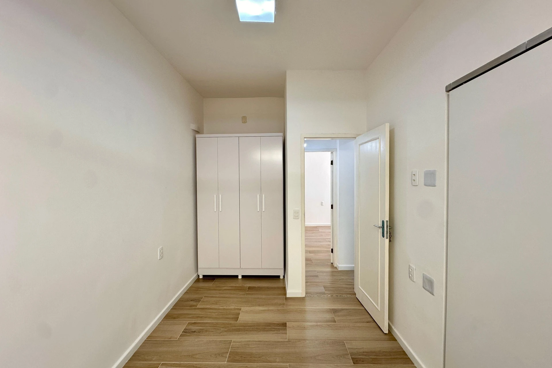 2-bedroom rental apartment with 1 total bathroom — photo 6