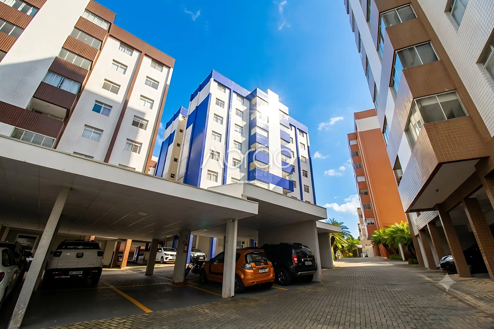 Apartamento con 3 dormitorios y balcón con parrilla — photo 30