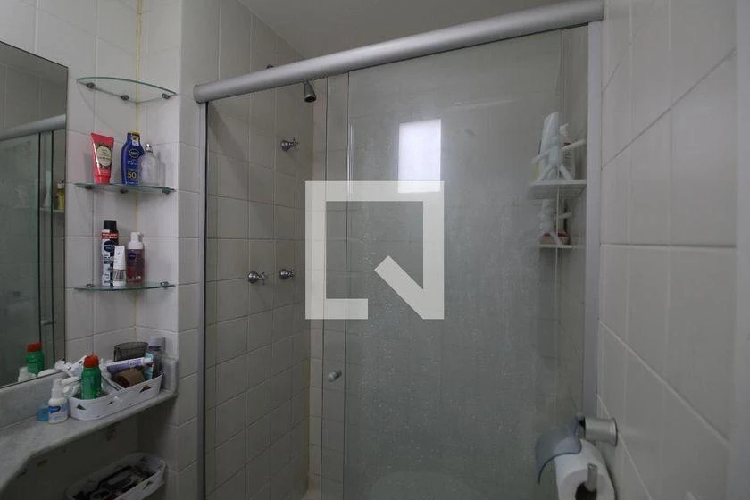Apartamento amueblado de 3 dormitorios con balcón acristalado — photo 27