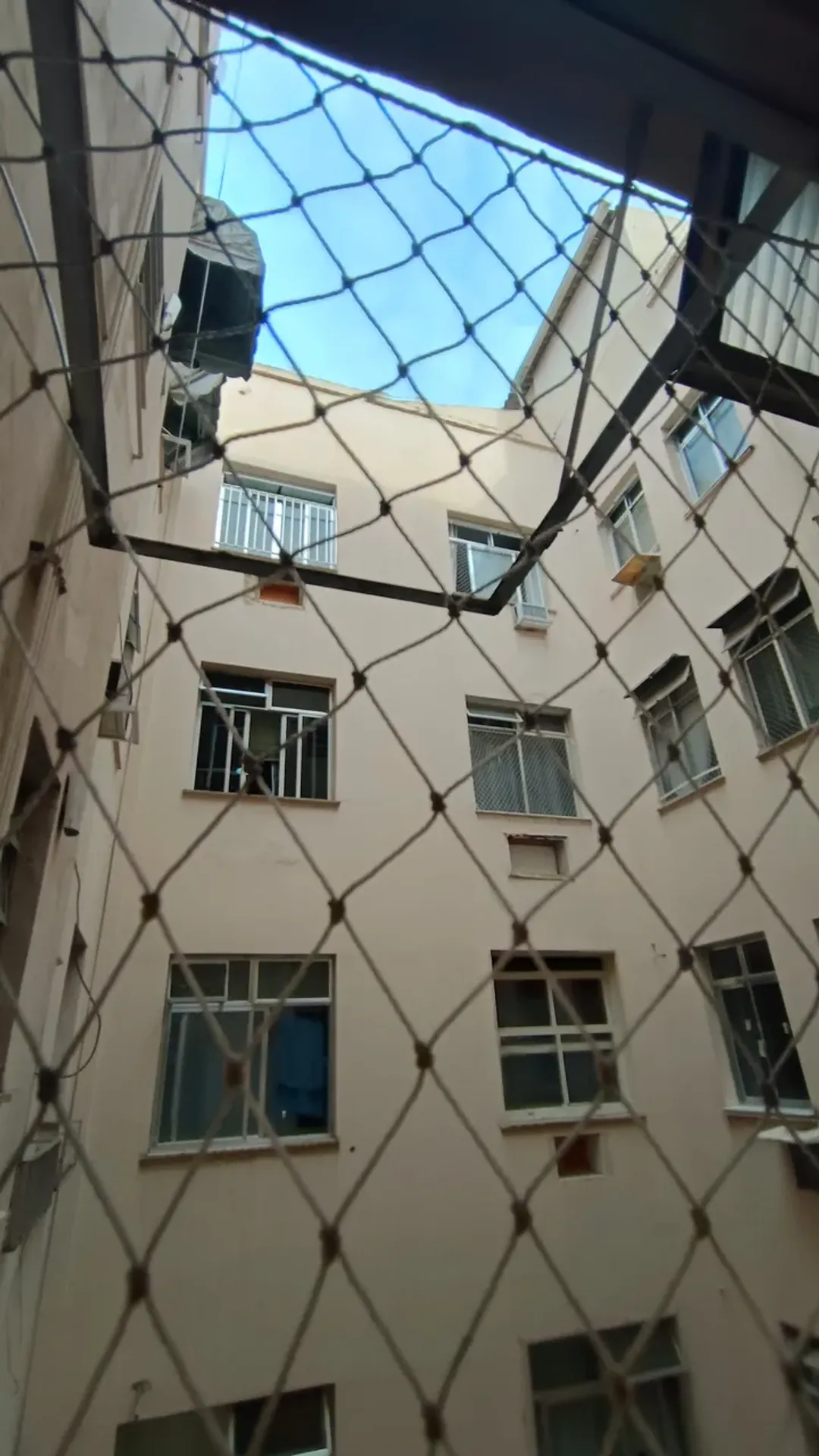 Studio on the 5th floor with a glass-enclosed balcony — photo 5