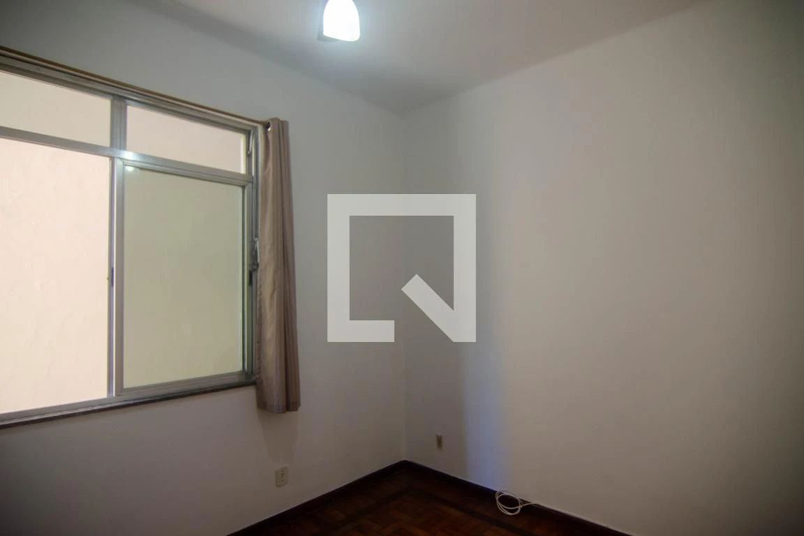 Квартира з 3 спальнями та дерев'яною підлогою або ламінатом — photo 4