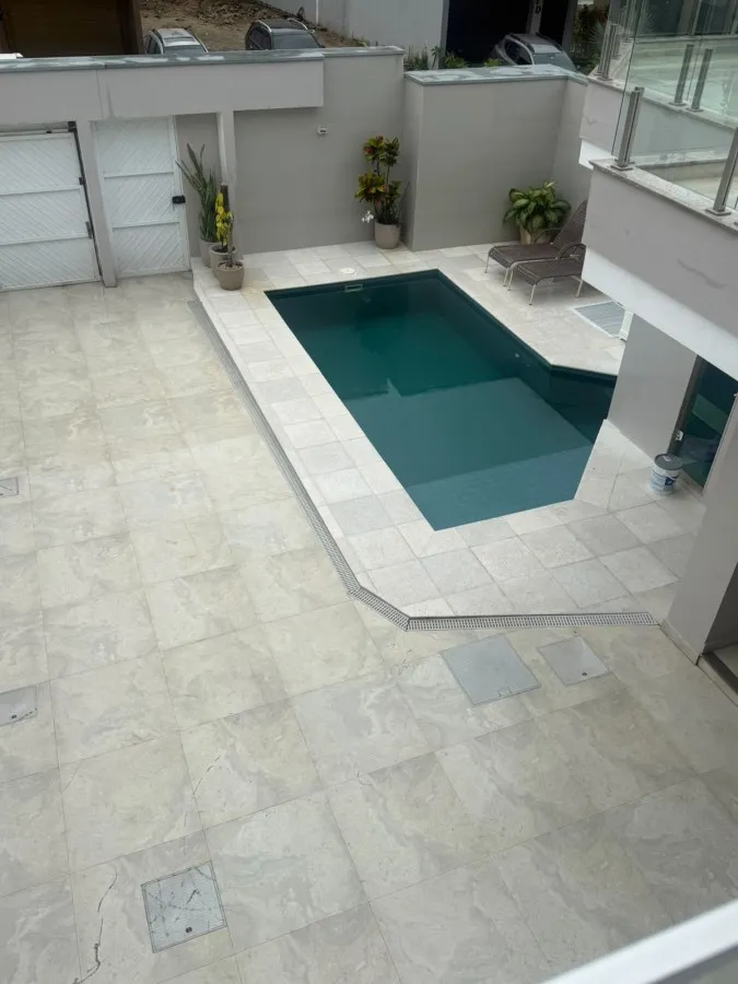 Furnished house with 5 bedrooms and 400 m² — photo 13