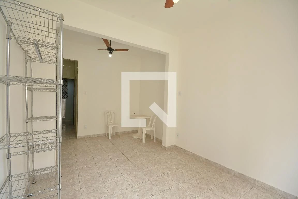 Apartamento sem mobília com vista da janela e 1 quarto — photo 15