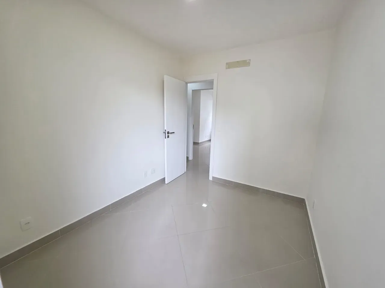 3-bedroom apartment, 1 with its own bathroom, 85 m² — photo 7