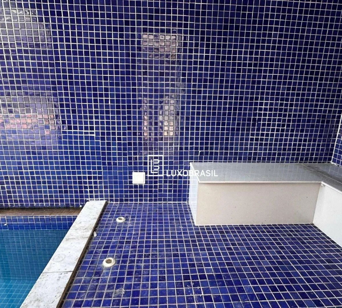 House with 7 bedrooms and 700 m², gas kitchen — photo 42