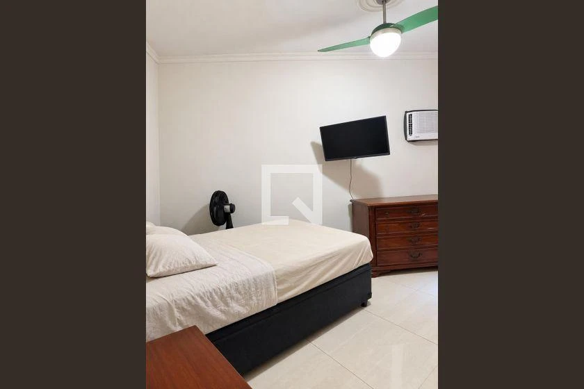Walk-in closet in a 2-bedroom apartment, 63 m² — photo 4