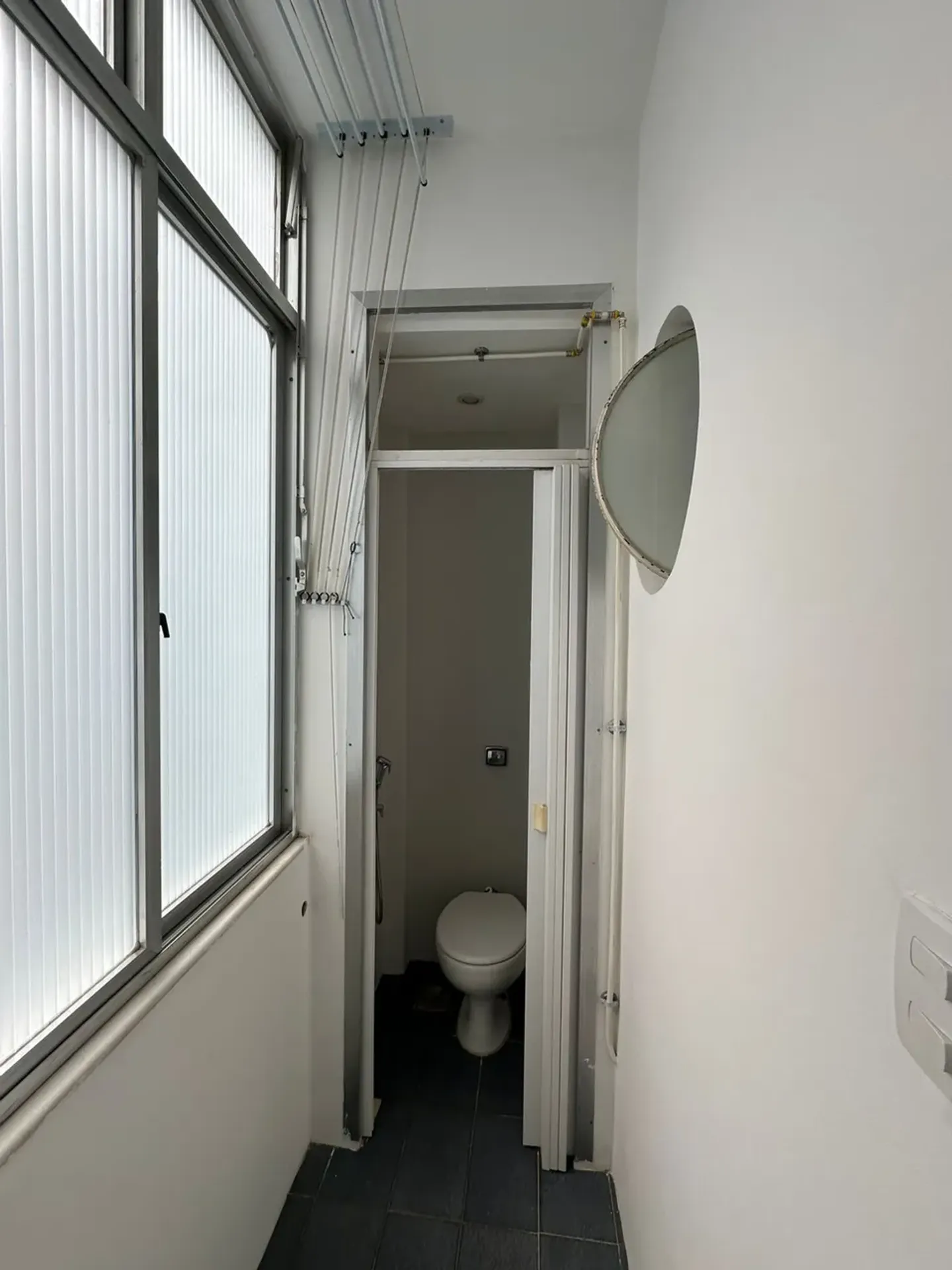 Apartment with a closed kitchen and gas stove; 2 bedrooms — photo 41
