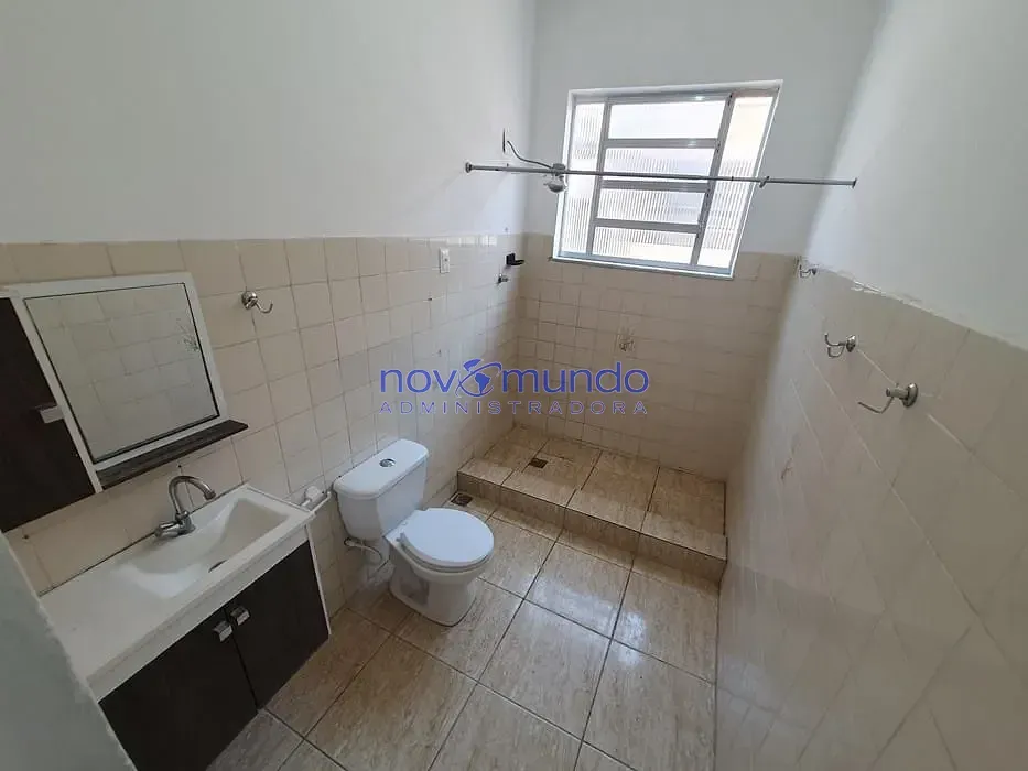 Apartamento com piso de madeira ou laminado, Pilares — photo 5