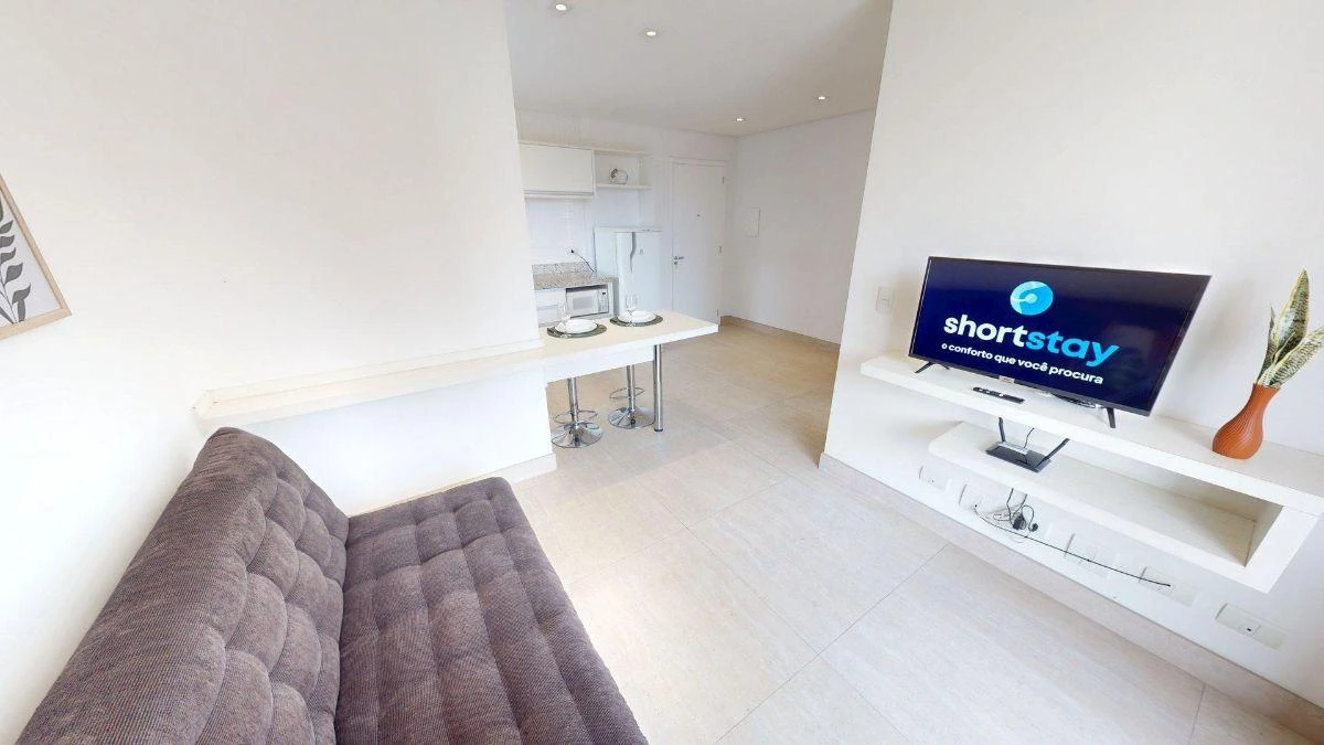 One-bedroom apartment with floor-to-ceiling windows — photo 17