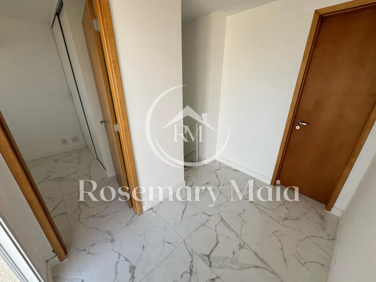 Duplex penthouse with 4 bedrooms and city view — photo 27