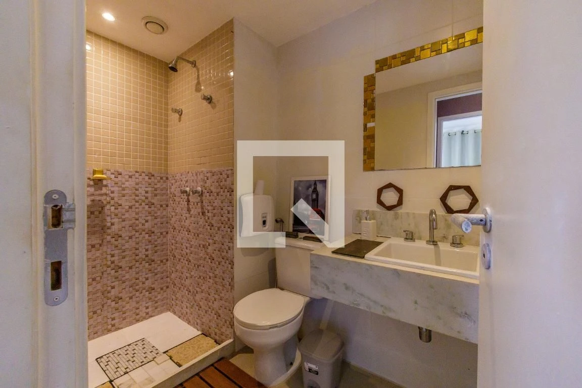 Furnished apartment with 2 bedrooms, 1 en-suite and balcony — photo 25