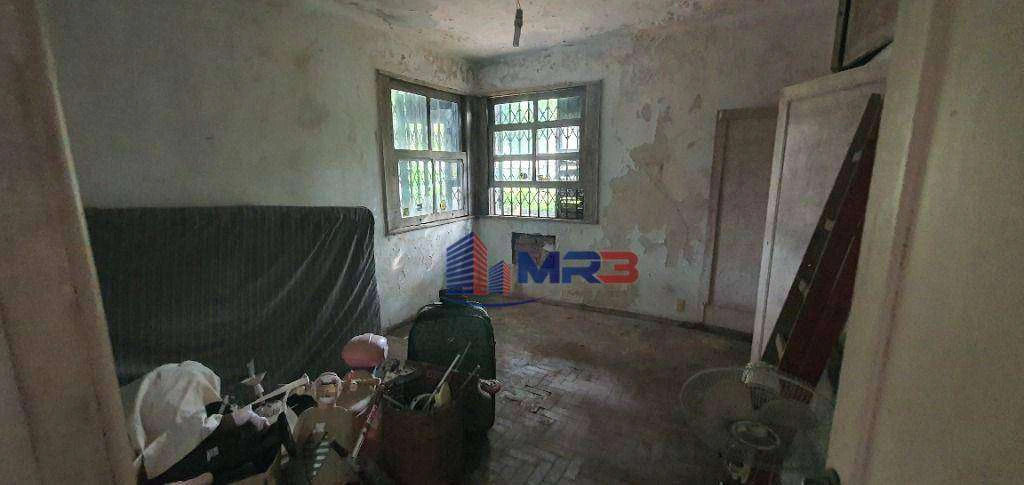 House with 1 bedroom and 1 bathroom needing renovation — photo 18