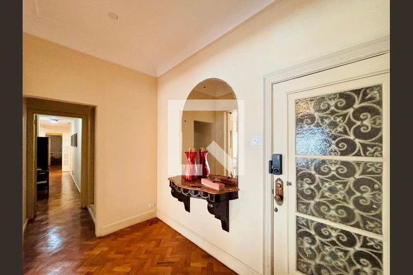 Furnished apartment, 348 m², with a glass-enclosed balcony — photo 29