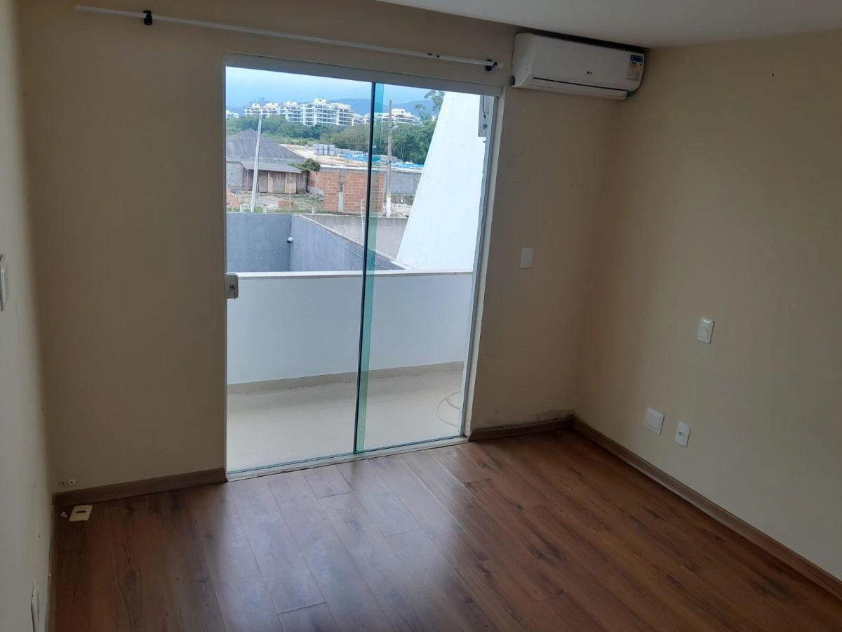 5-bedroom house with 4 en-suite bathrooms and balcony grill — photo 14