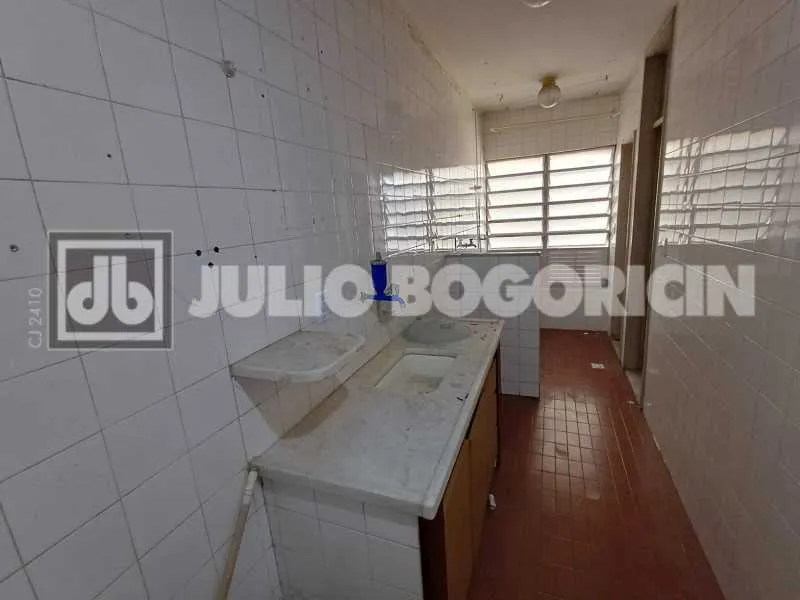 Departamento en piso 2 con ventanales de piso a techo — photo 2