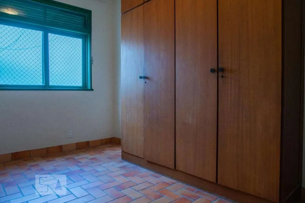 225 m² apartment with 4 bedrooms and a balcony — photo 17