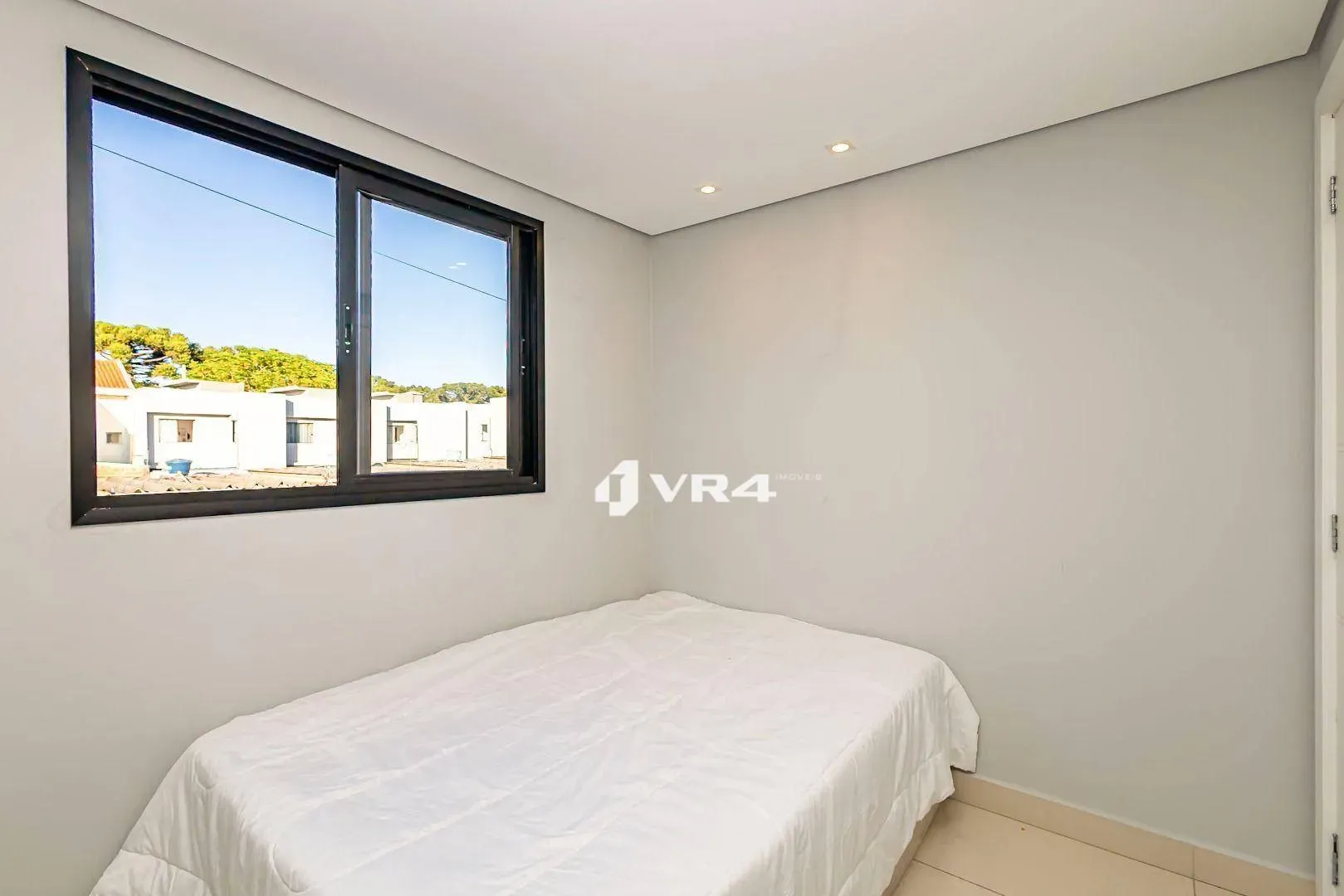 Furnished house with 3 bedrooms and an open kitchen — photo 27