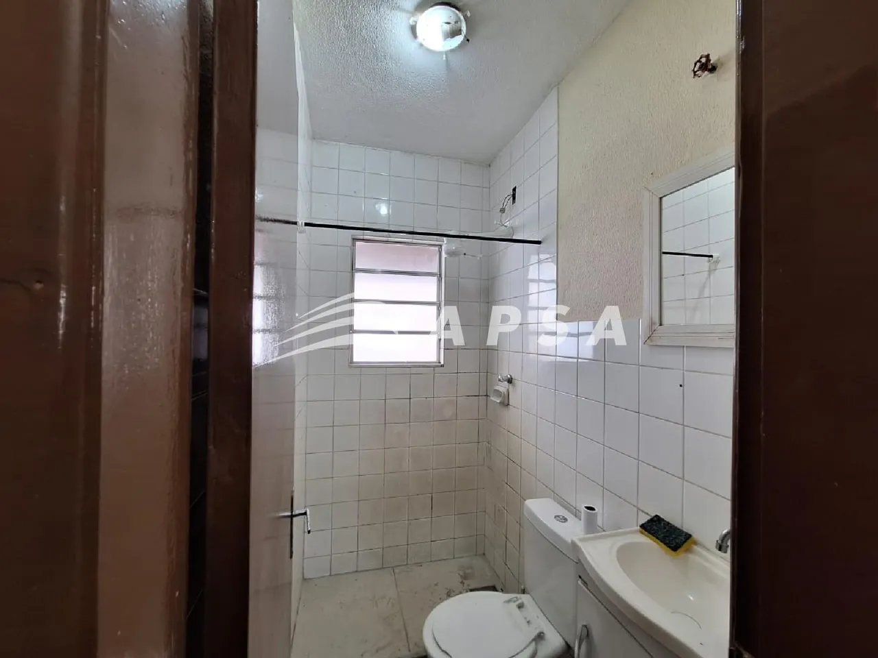 Casa com 2 quartos e cozinha fechada com fogão a gás — photo 8