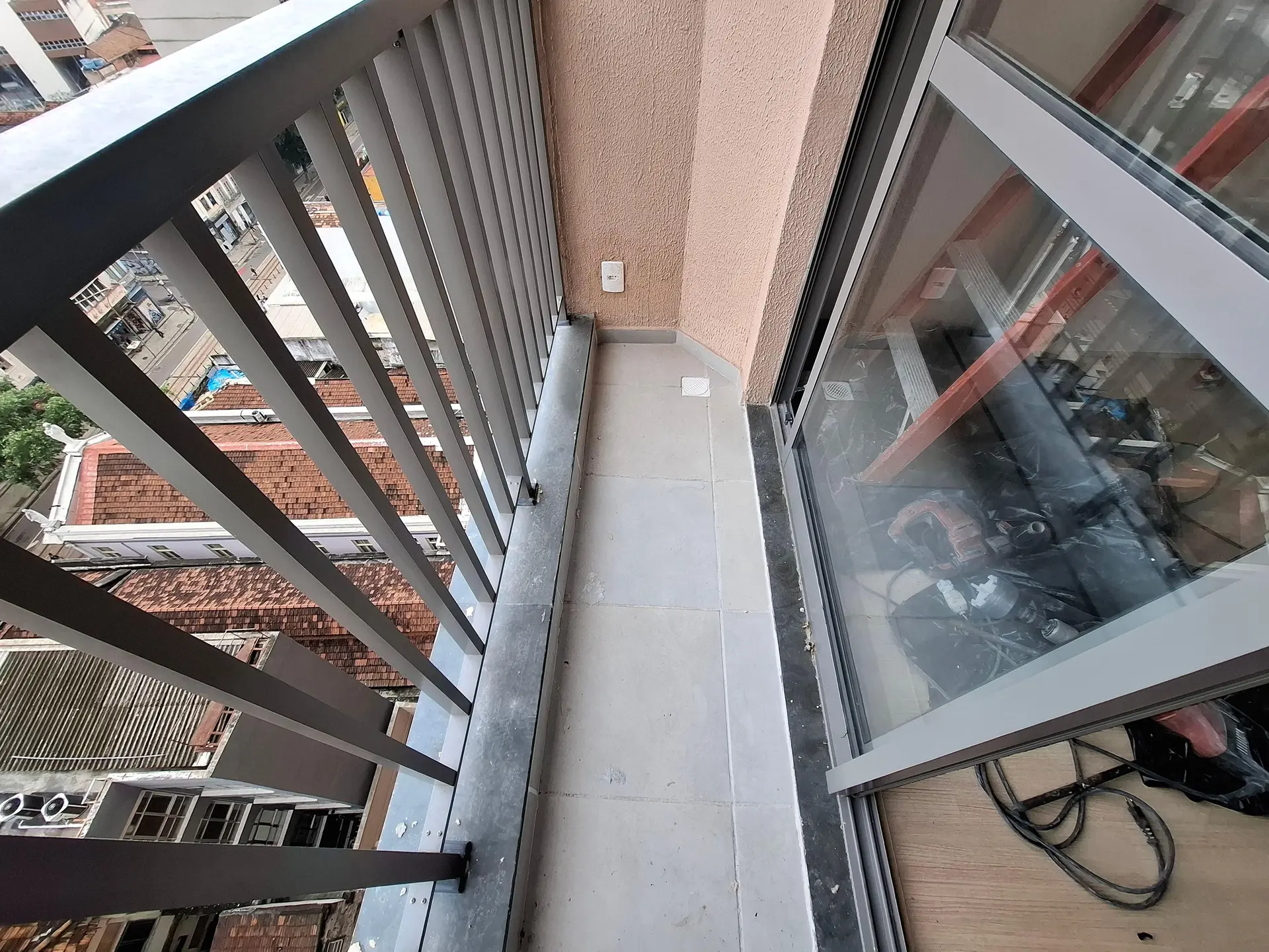 1-bedroom apartment with a balcony and washing machine — photo 10