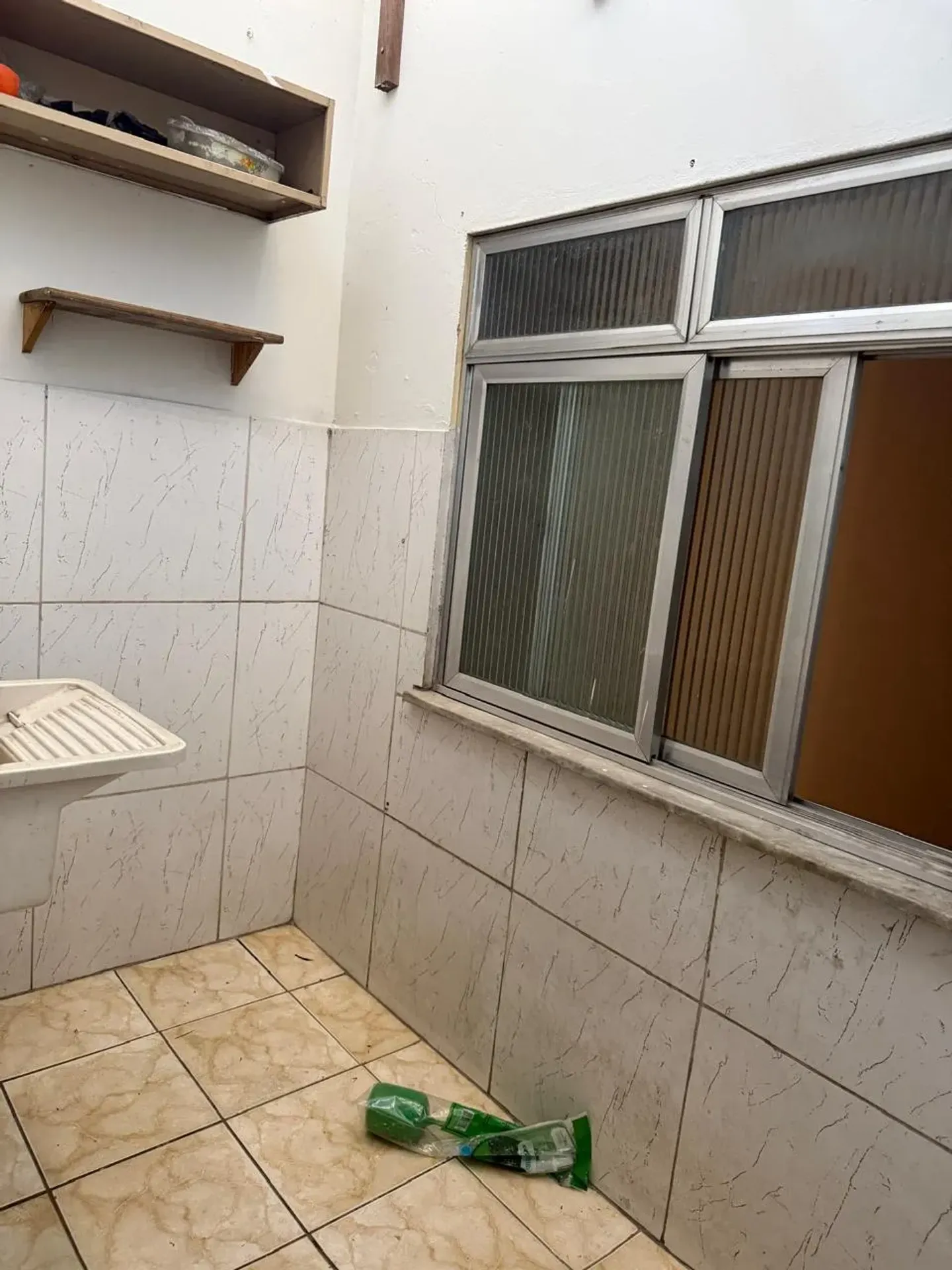 70 m² unfurnished unit with 3 bedrooms and no parking — photo 4