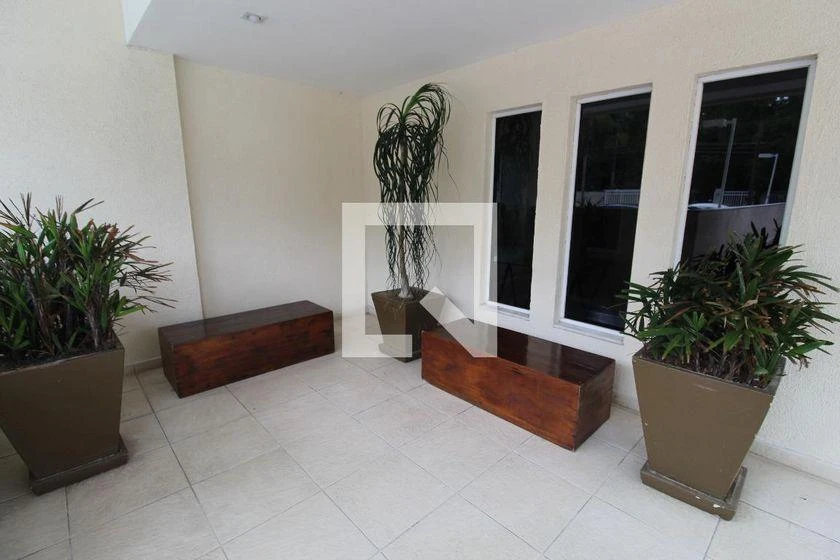 Glass-enclosed balcony in a 2-bedroom apartment, 62 m² — photo 43