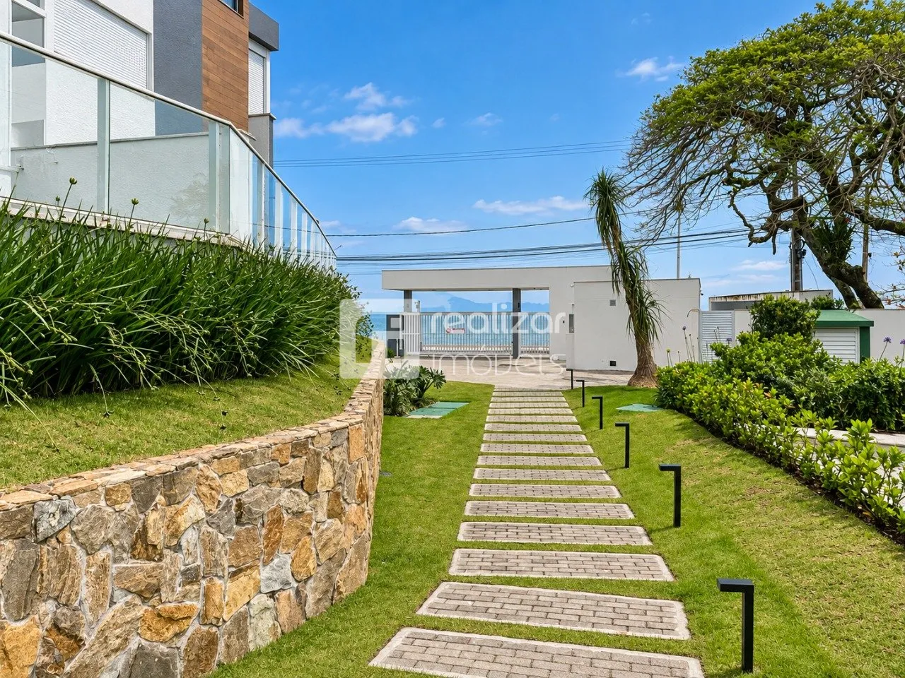 Apartment, 200 m², with a water view — photo 47