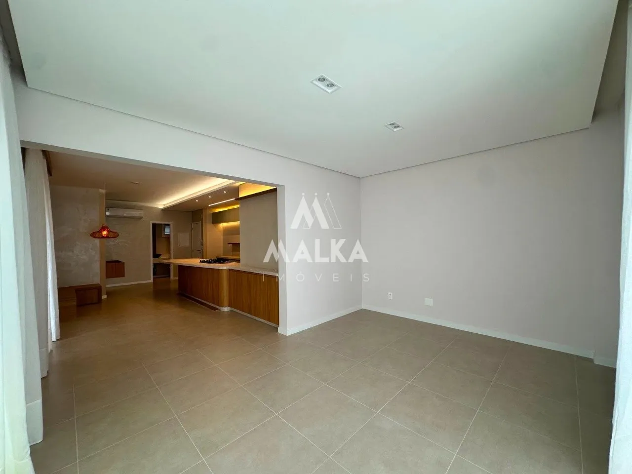 170 m² 3rd-floor apartment with a private garden