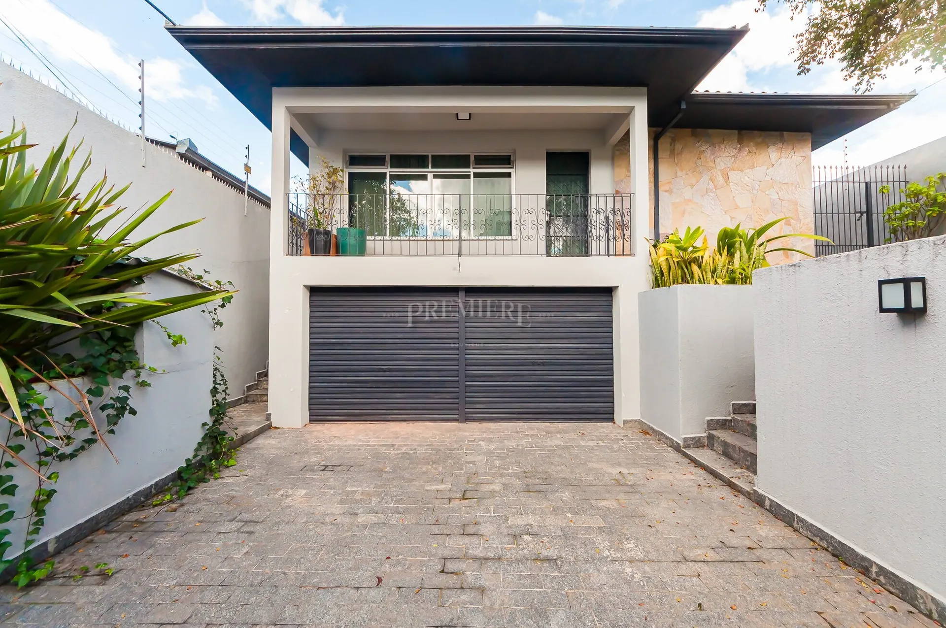 230 m² unfurnished apartment with 4 bedrooms and private garden — photo 33